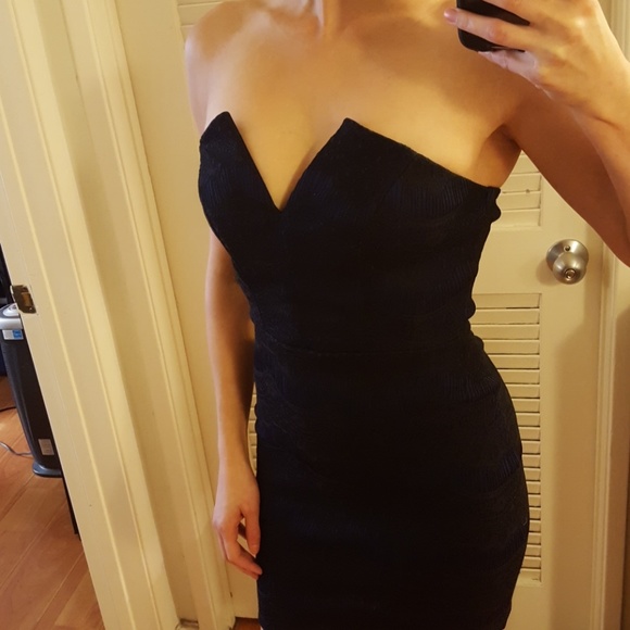 Black Lace on Navy - Foreign Exchange - Picture 3 of 9